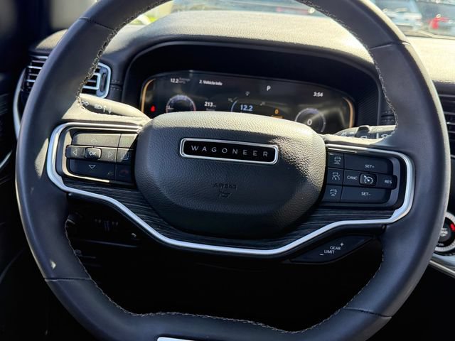 Used 2023 Jeep Wagoneer Series III w/ Preferred Equipment Group AWD/4WD image 9