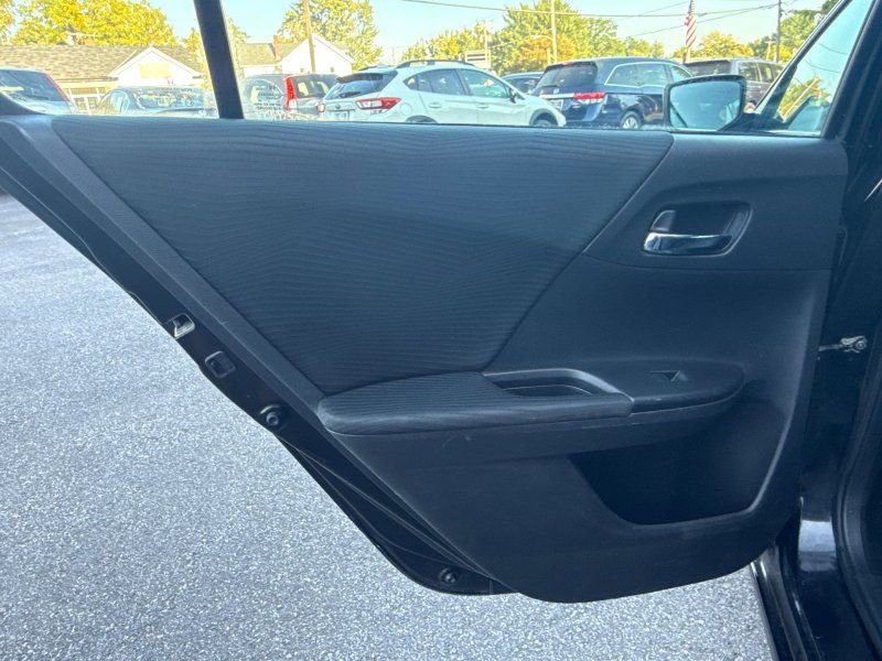 Used 2015 Honda Accord LX image 12