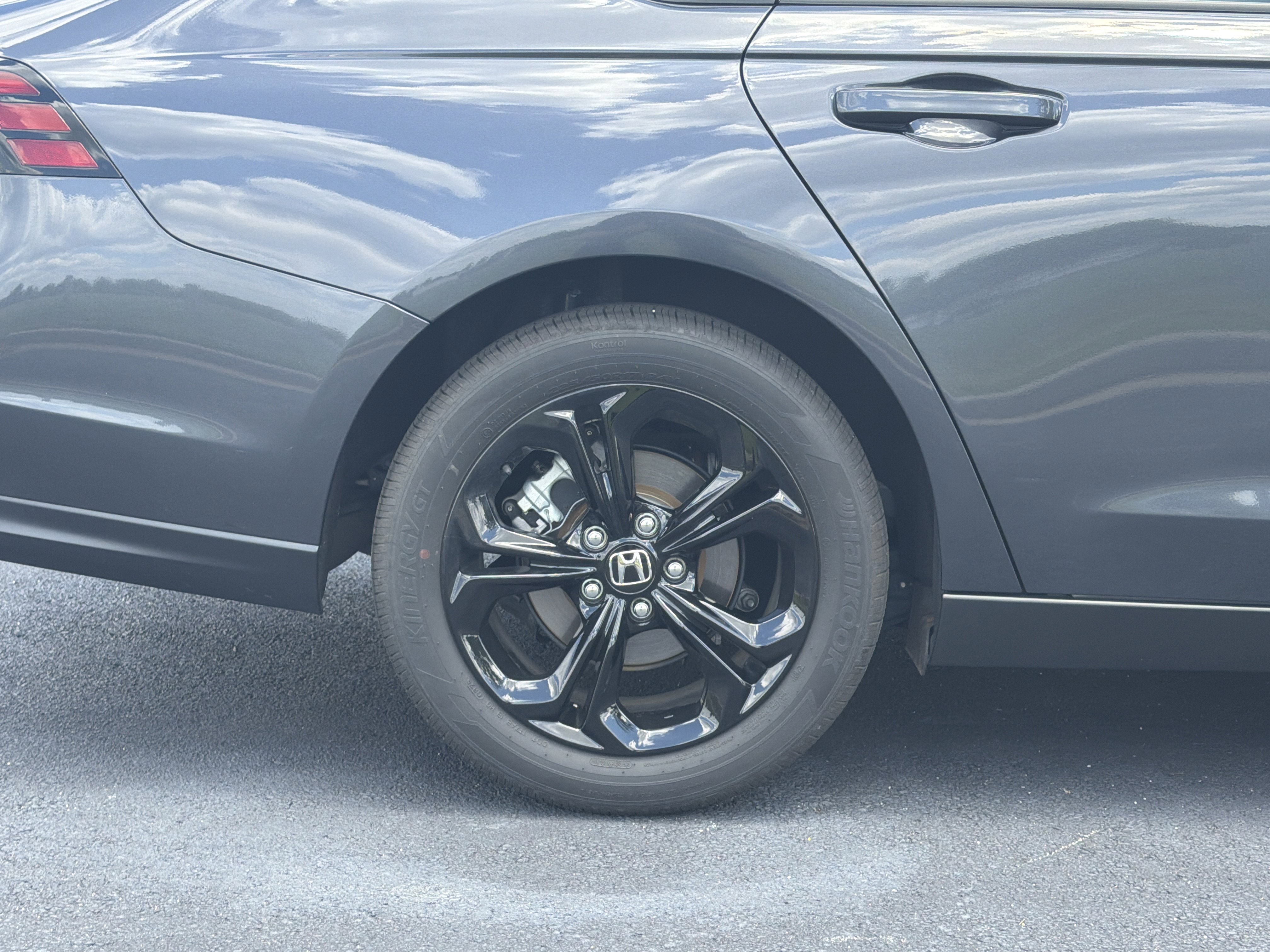 Used 2025 Honda Accord SE image 10