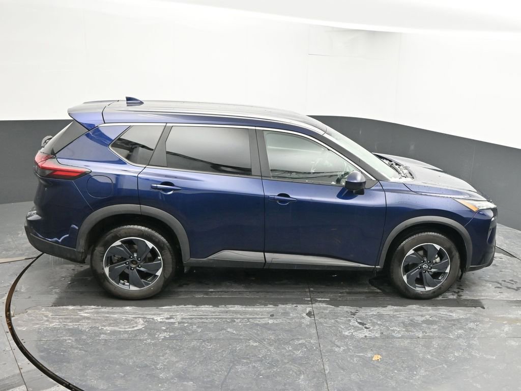 Used 2024 Nissan Rogue SV image 40