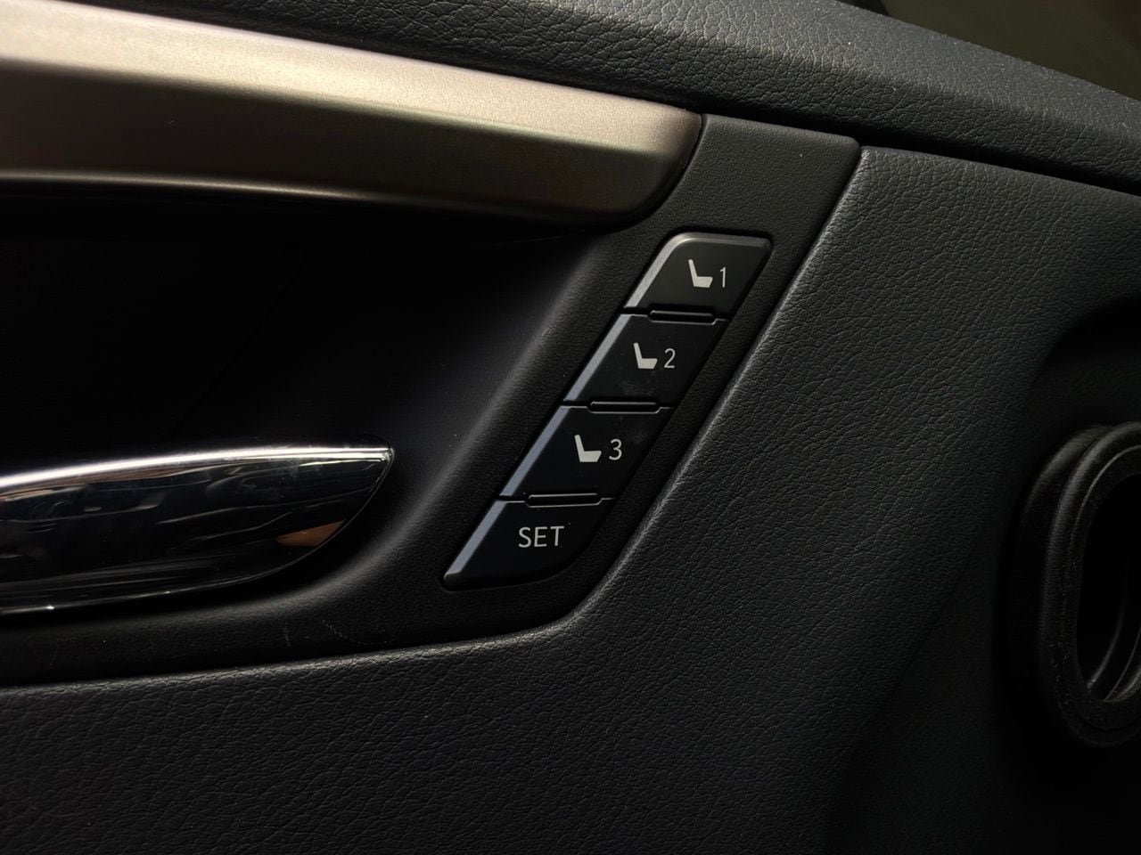 Used 2022 Lexus RX 450h AWD w/ Premium Package image 26