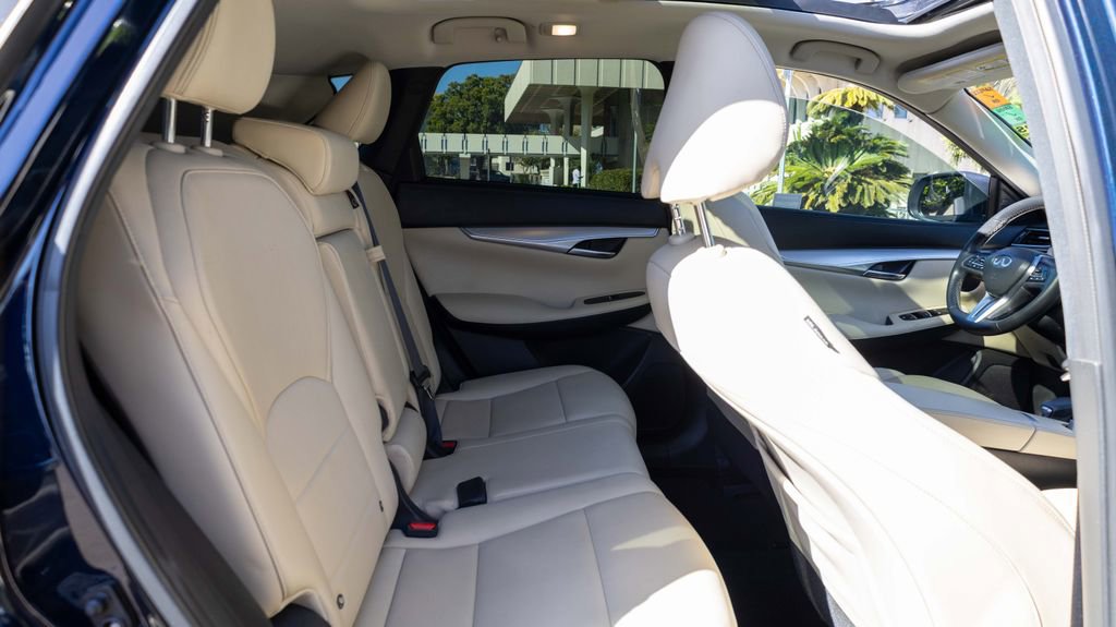 Used 2020 INFINITI QX50 Luxe w/ Navigation Package image 13