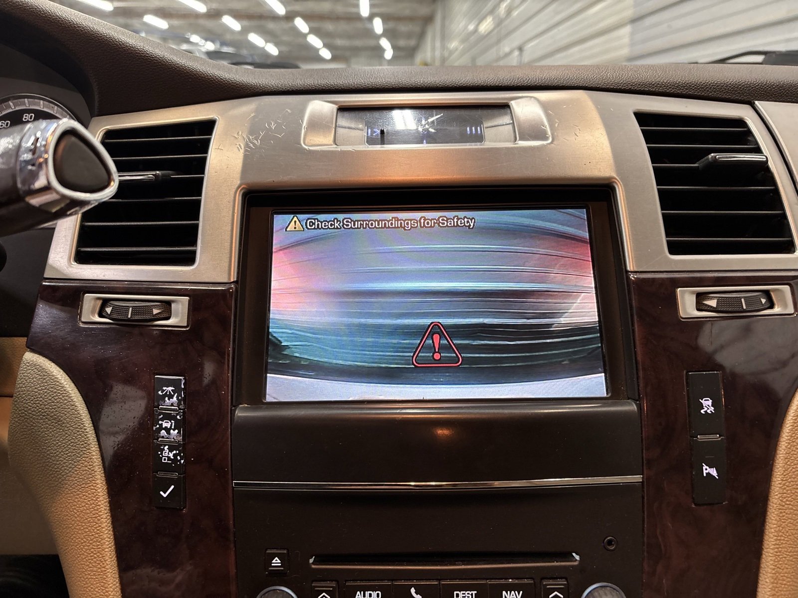 Used 2011 Cadillac Escalade ESV Premium image 19