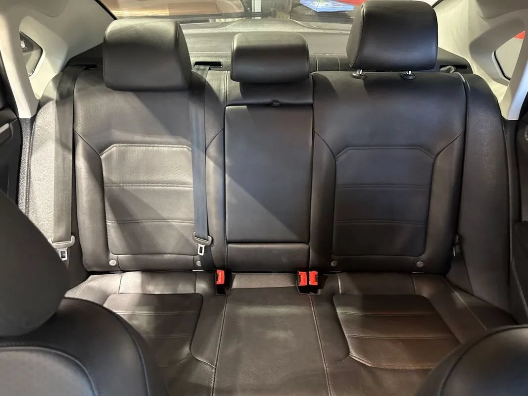 Used 2018 Volkswagen Passat 2.0T SE FWD image 86