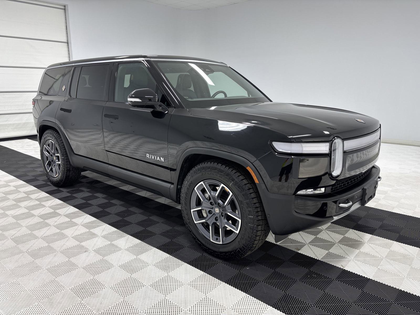 Used 2024 Rivian R1S Adventure image 7