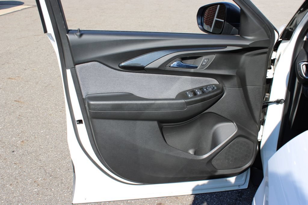 Used 2023 Chevrolet TrailBlazer LS FWD image 7