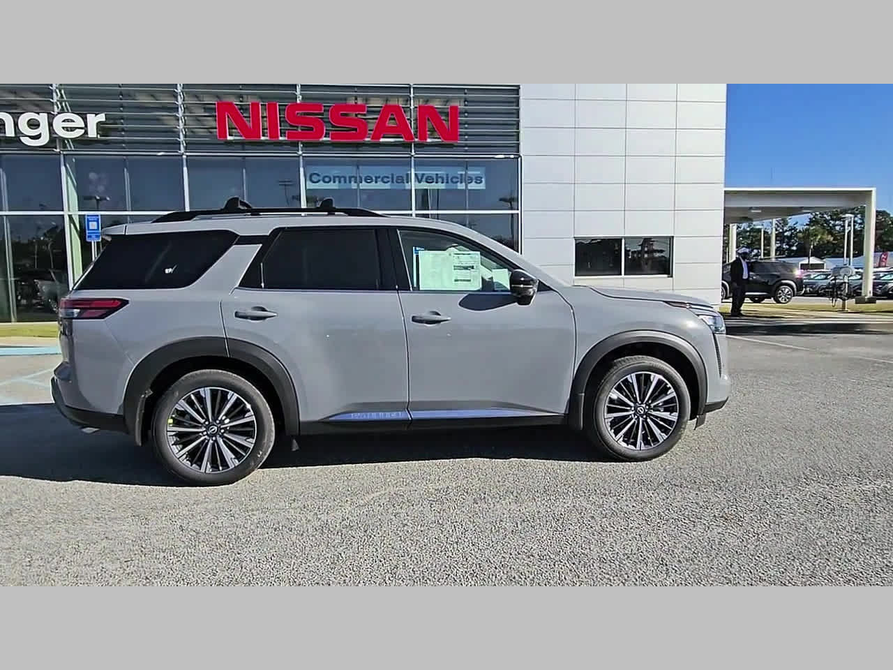 New 2026 Nissan Pathfinder Platinum FWD image 35