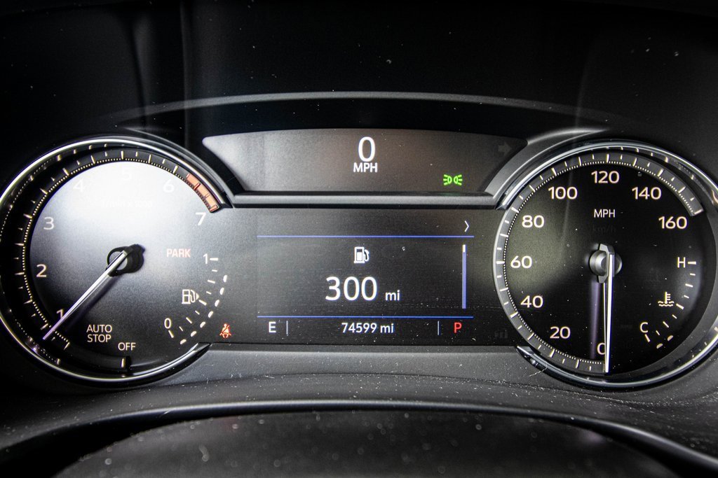 Used 2019 Cadillac XT4 Premium Luxury image 2