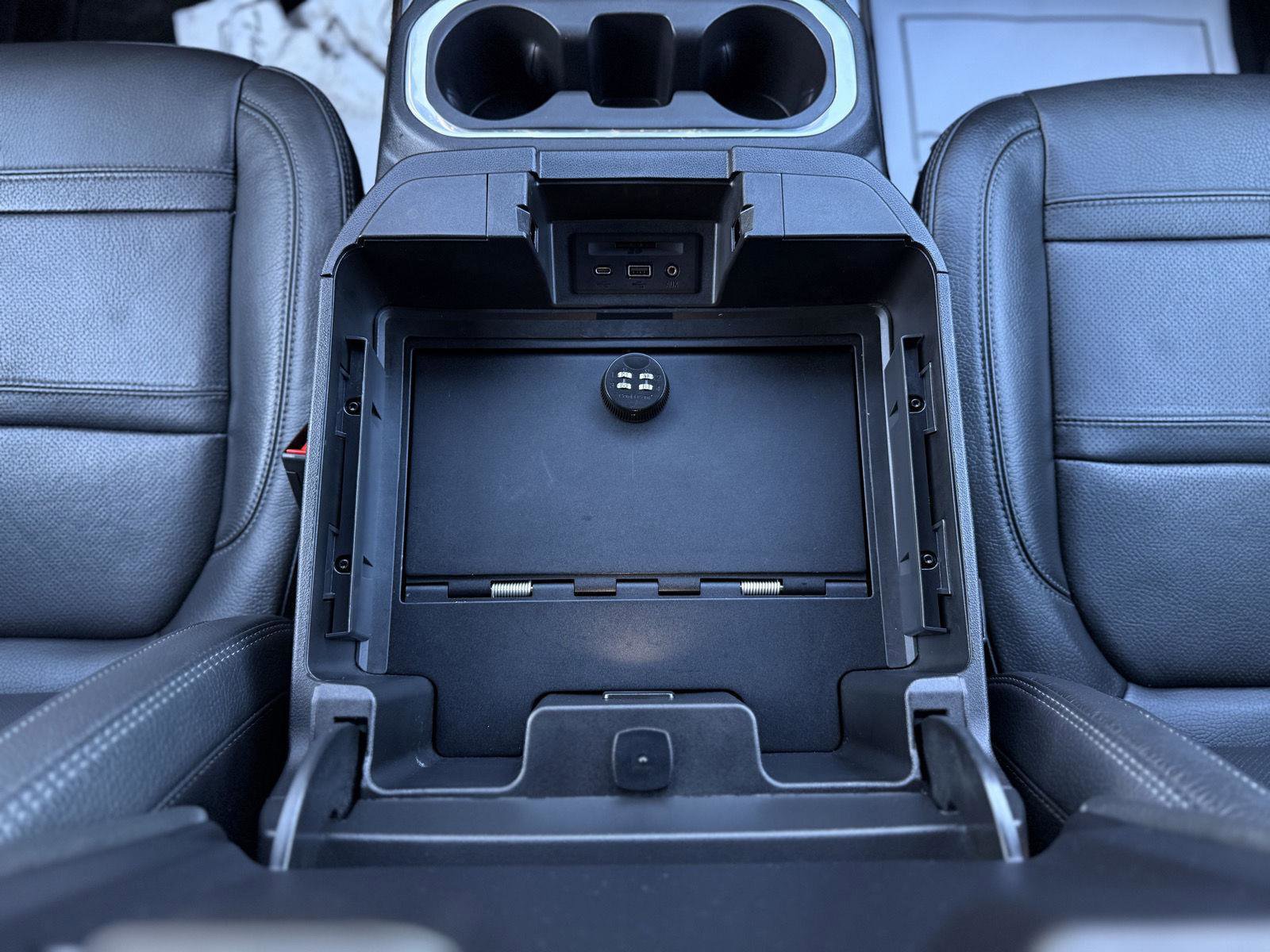 Used 2023 GMC Sierra 3500 Denali w/ Denali Black Diamond Edition image 23