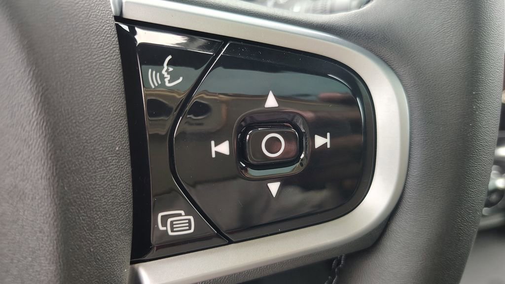 New 2026 Volvo XC60 B5 Ultra w/ Climate Package image 15