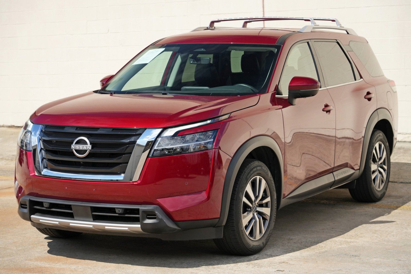 Used 2023 Nissan Pathfinder SL FWD image 46