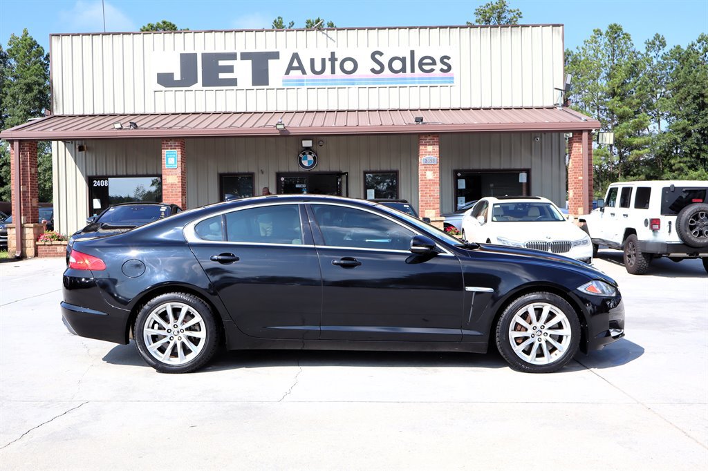 Used 2013 Jaguar XF RWD image 8