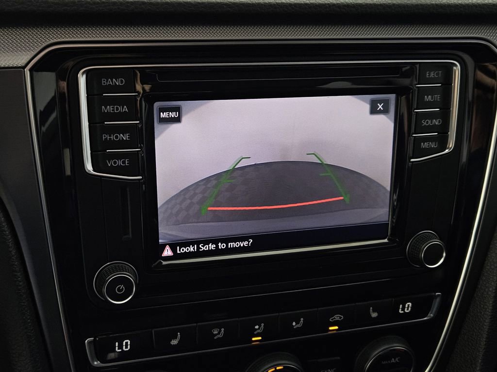 Used 2017 Volkswagen Passat 1.8T R-Line FWD image 12