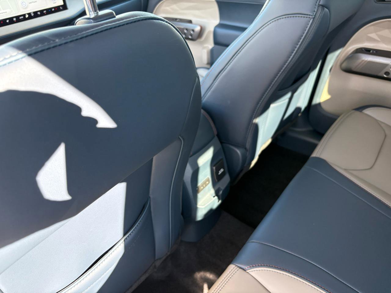 New 2025 Ford Maverick Lariat w/ 4K Tow Package image 31