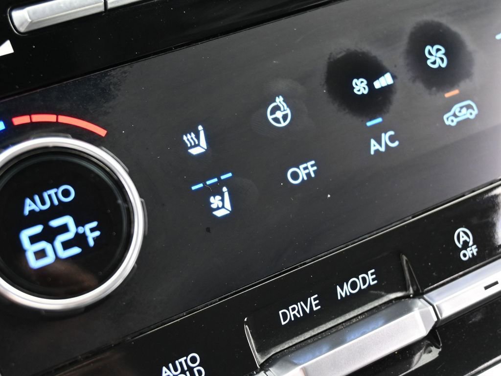 Used 2024 Hyundai Santa Fe Limited image 38