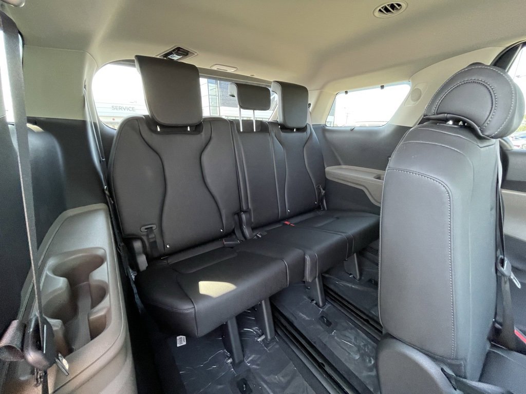 New 2026 Kia Carnival EX image 28