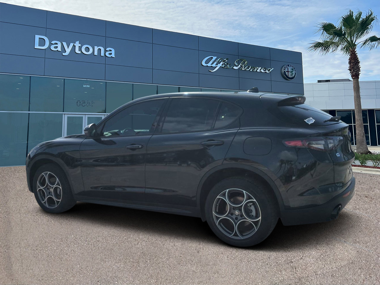 New 2025 Alfa Romeo Stelvio Sprint w/ Convenience Package image 5