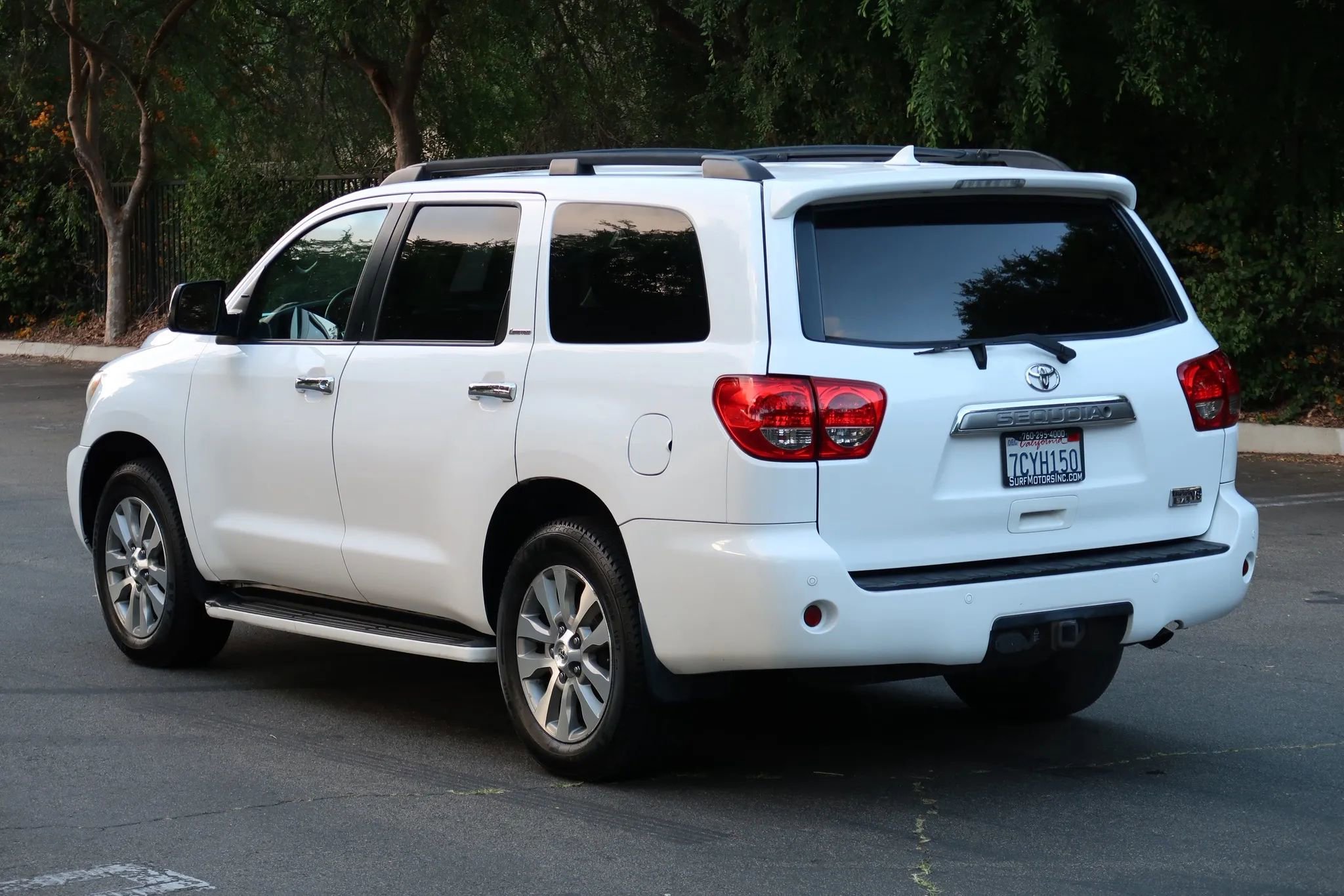 Used 2014 Toyota Sequoia Limited AWD/4WD image 4
