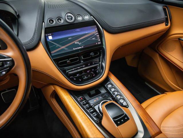 Used 2022 Aston Martin DBX image 25