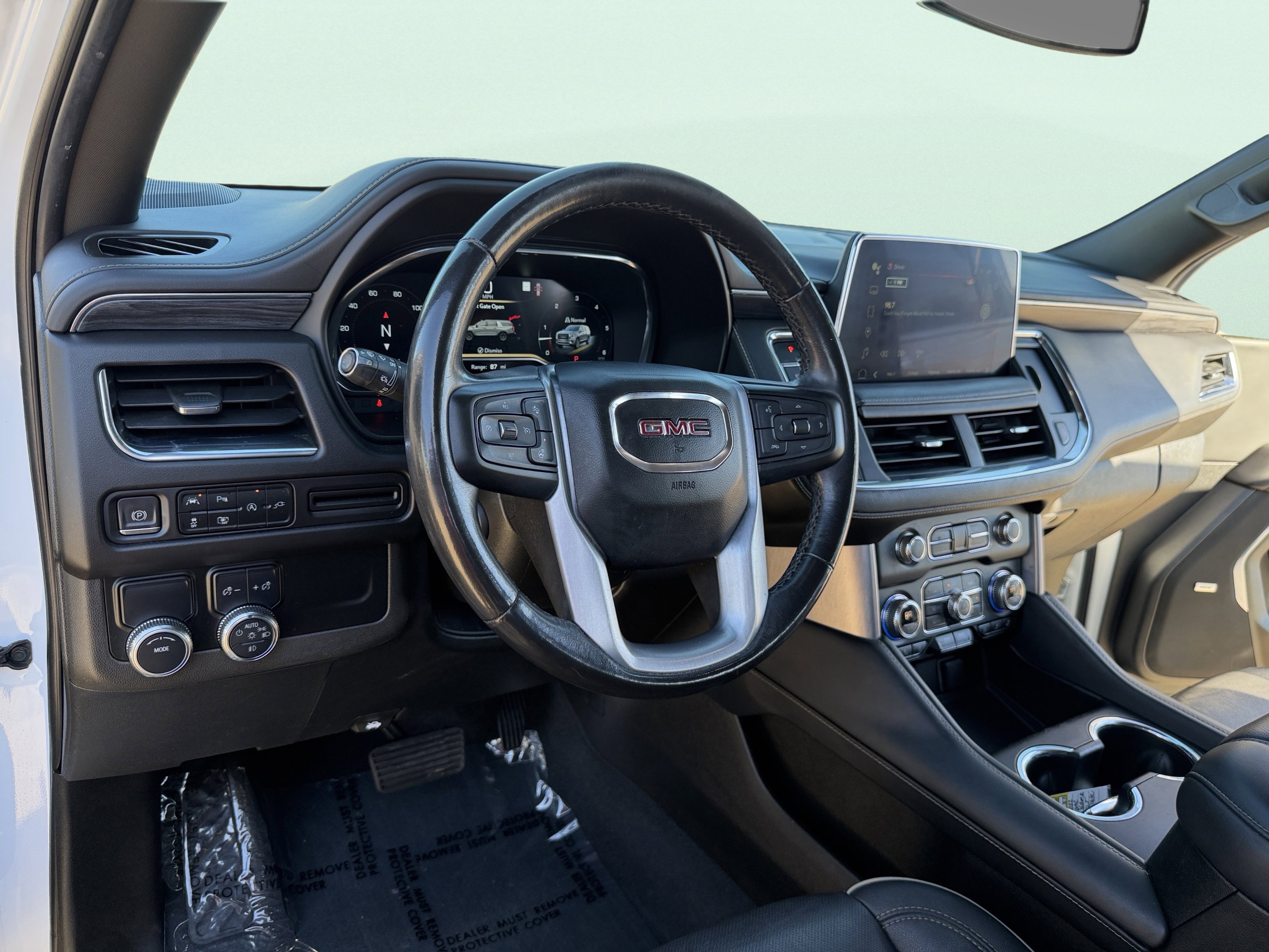 Used 2022 GMC Yukon XL SLT w/ SLT Luxury Package RWD image 13