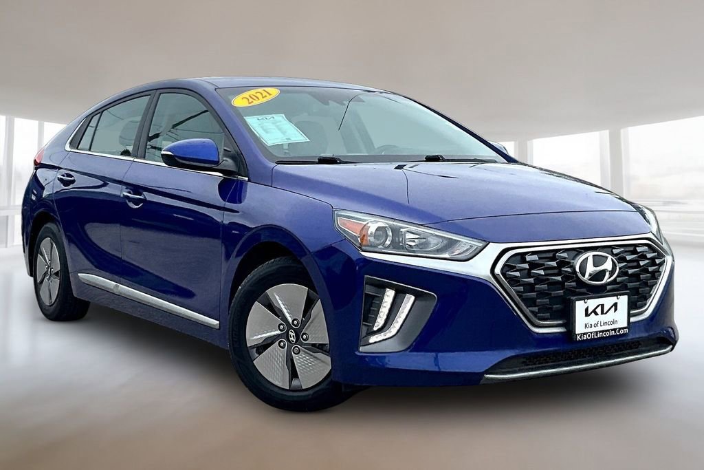 Used 2021 Hyundai Ioniq SE FWD image 3