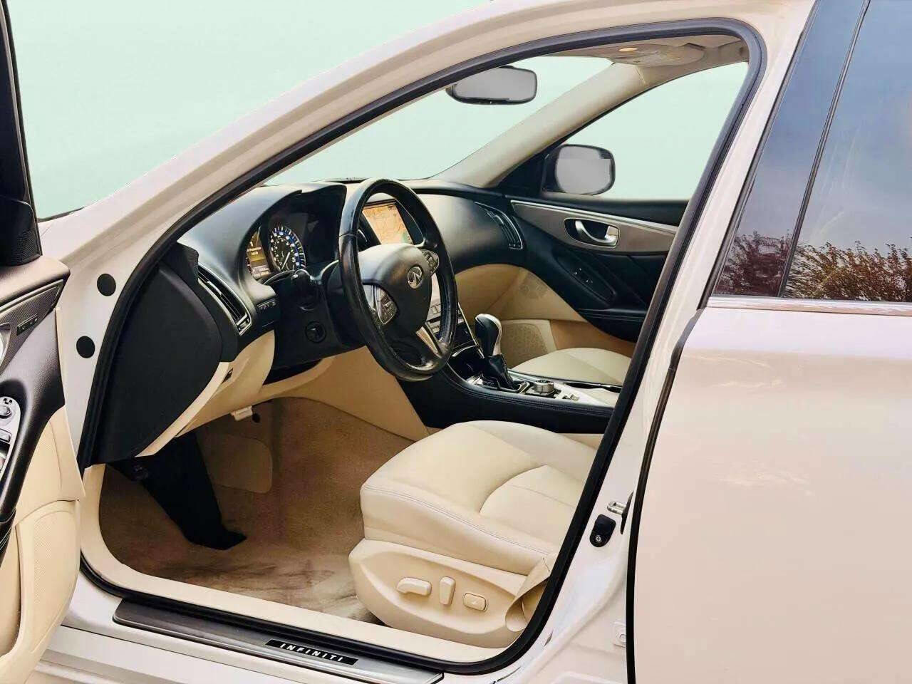 Used 2016 INFINITI Q50 3.0t Premium w/ 3.0T Premium Plus Package image 11