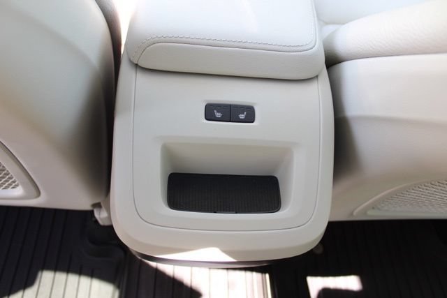 Certified 2023 Volvo XC60 B5 Plus w/ Climate Package AWD/4WD image 24