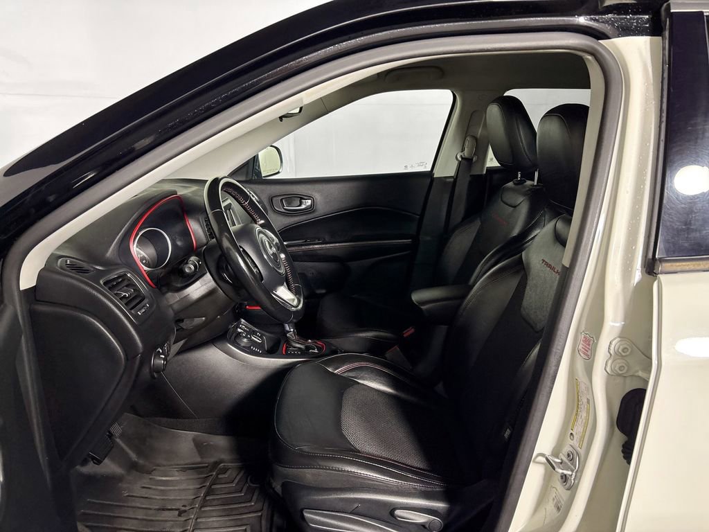 Used 2020 Jeep Compass Trailhawk AWD/4WD image 11