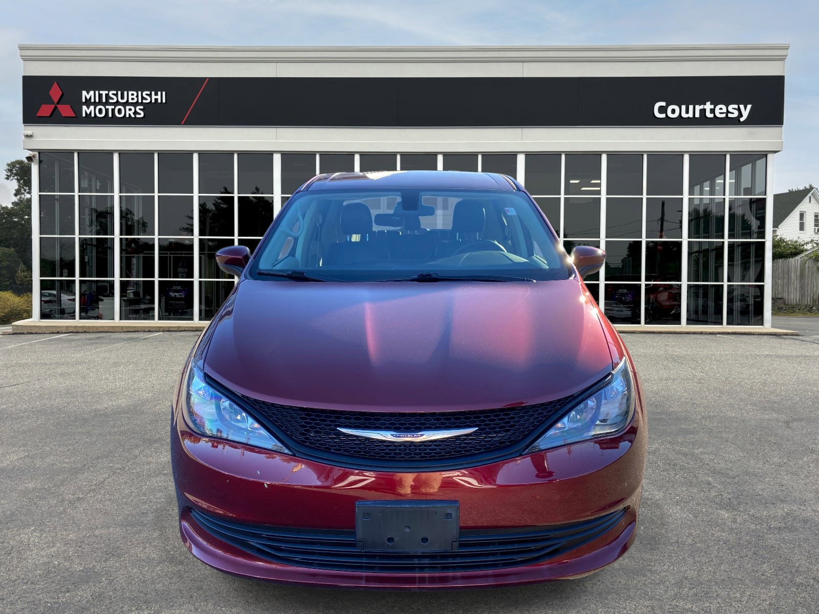 Used 2020 Chrysler Voyager L image 8