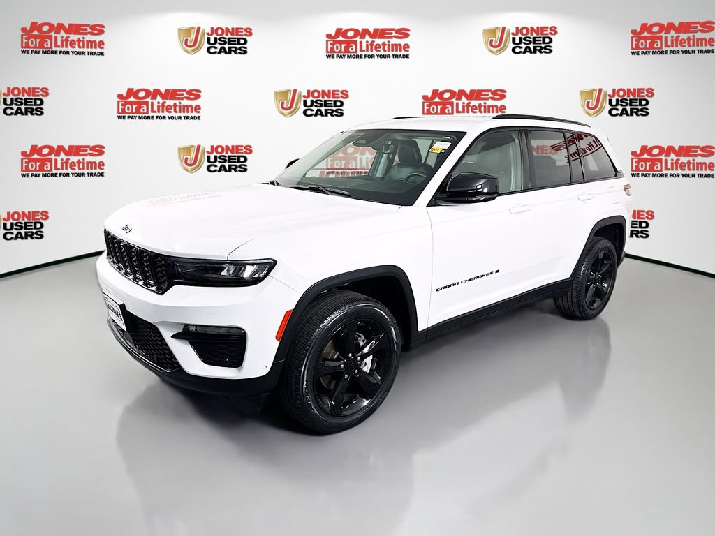 Used 2023 Jeep Grand Cherokee Limited w/ Luxury Tech Group II AWD/4WD image 14