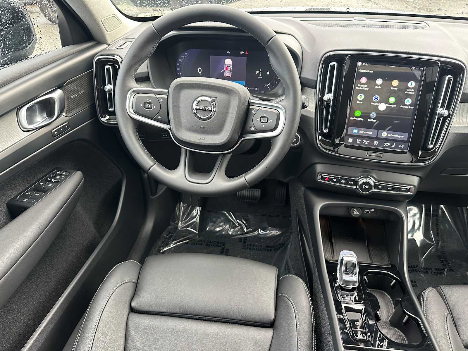 New 2026 Volvo XC40 B5 Plus w/ Climate Package image 17