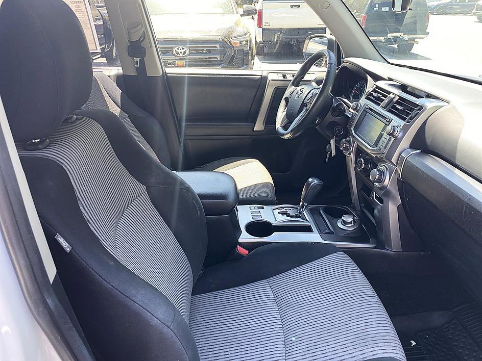 Used 2016 Toyota 4Runner SR5 AWD/4WD image 20