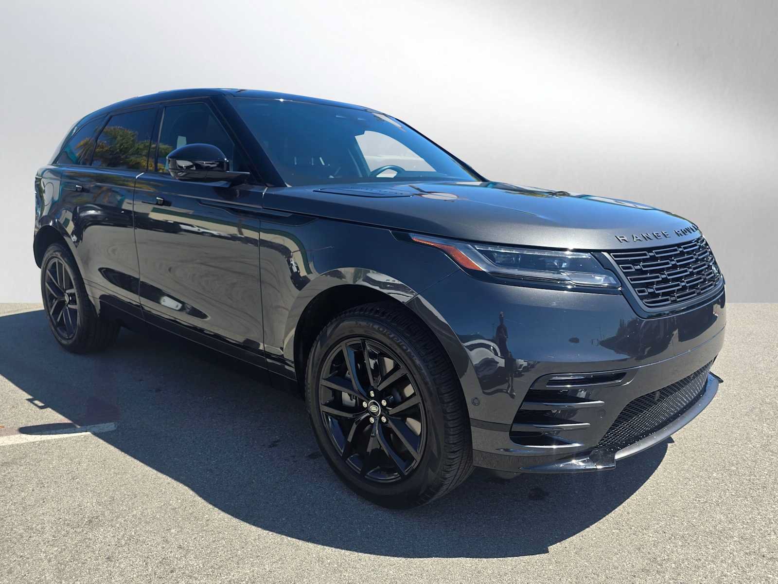 Used 2026 Land Rover Range Rover Velar Dynamic SE AWD/4WD image 7