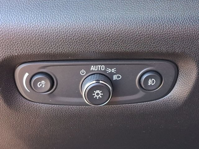 Used 2021 Chevrolet Traverse LT FWD image 23