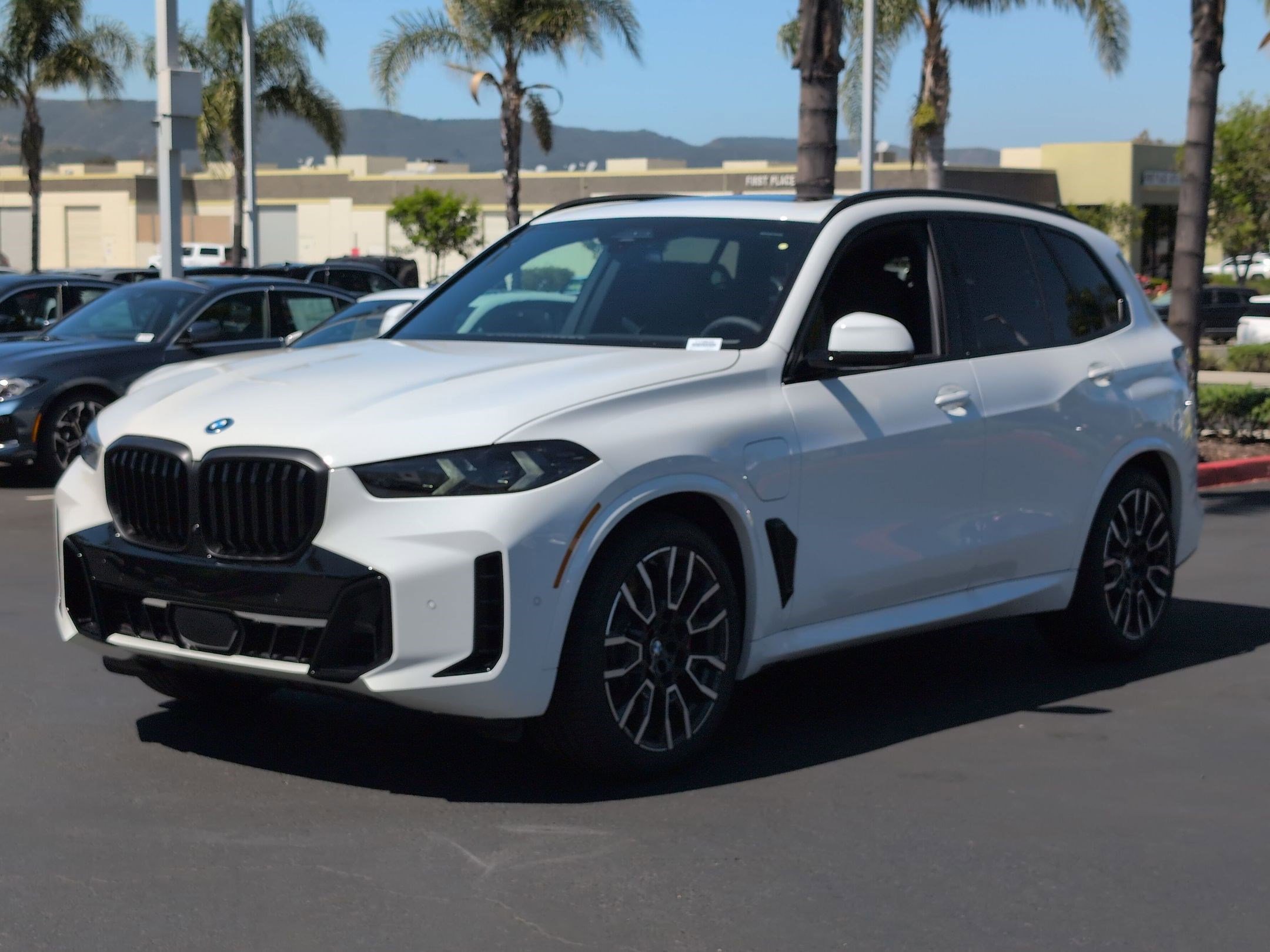 New 2026 BMW X5 xDrive50e w/ M Sport Package image 5