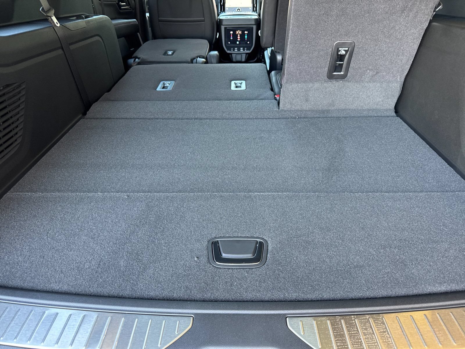 New 2026 GMC Yukon XL AT4 Ultimate AWD/4WD image 17