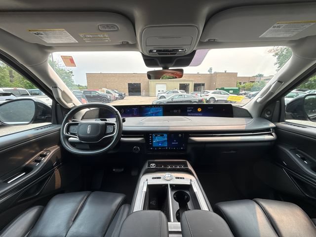 Used 2025 Lincoln Navigator Reserve AWD/4WD image 21