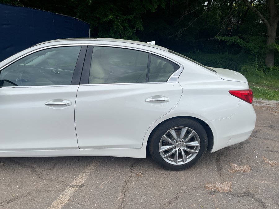 Used 2016 INFINITI Q50 3.0t Premium w/ Driver Assistance Package RWD image 6