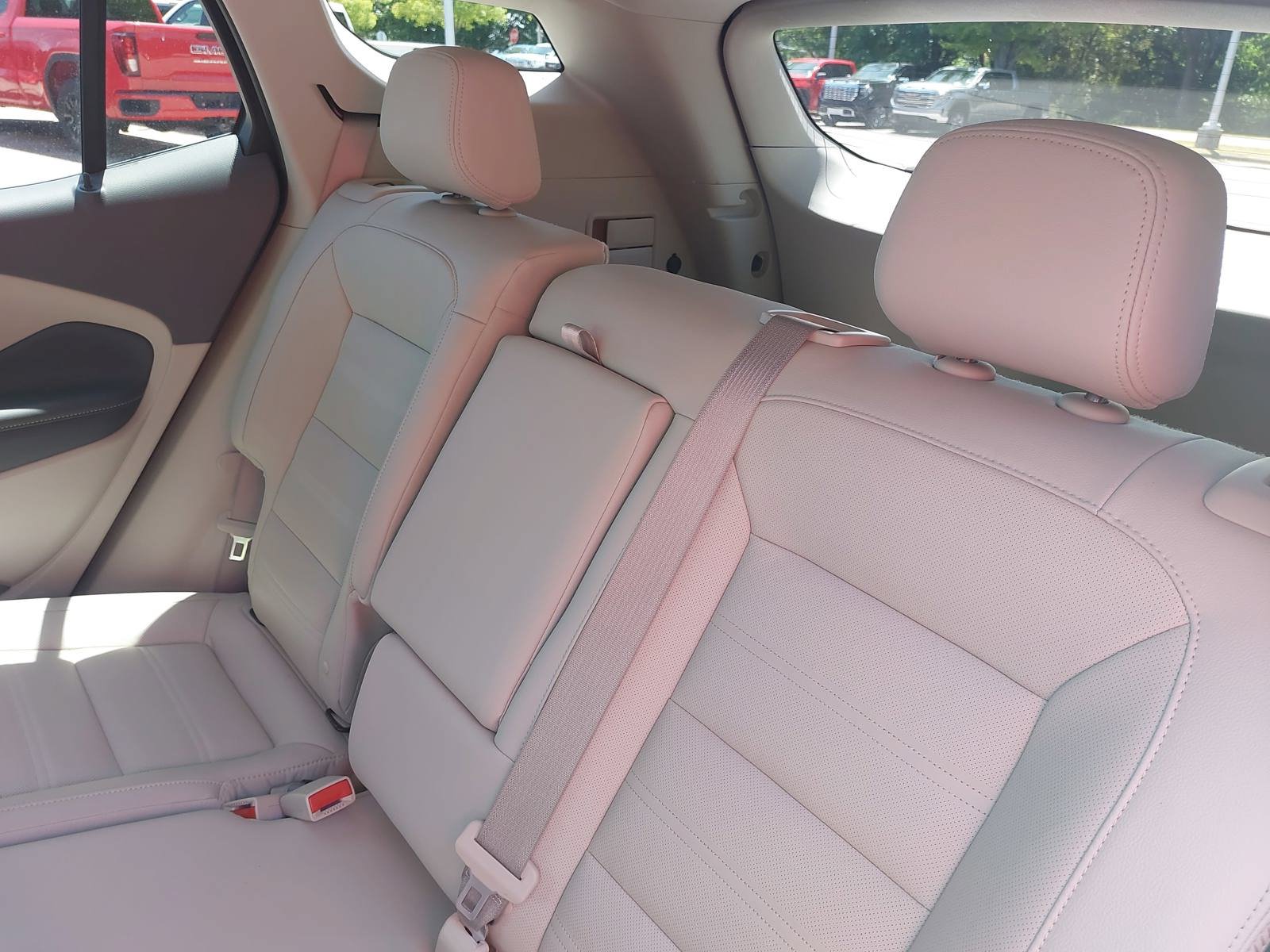 Used 2024 GMC Terrain Denali w/ Denali Premium Package AWD/4WD image 14