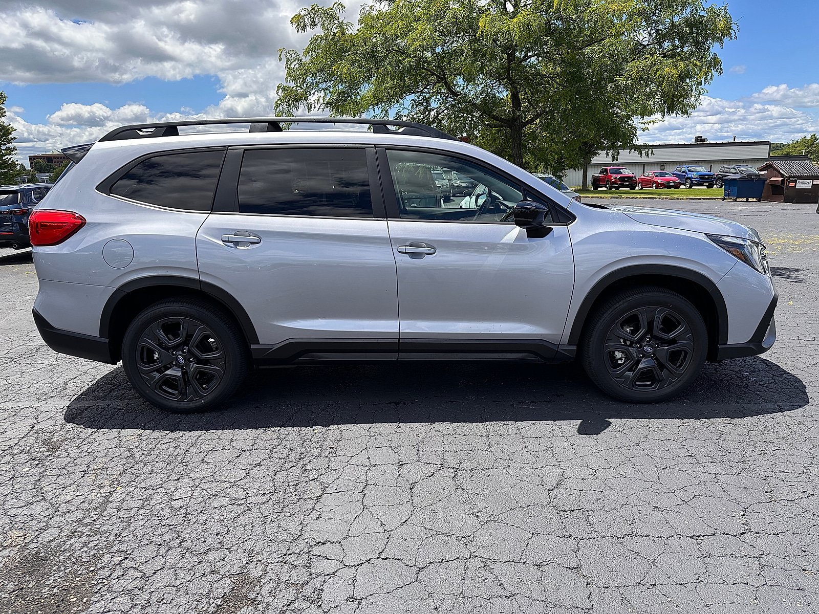 Used 2025 Subaru Ascent Onyx Edition AWD/4WD image 2