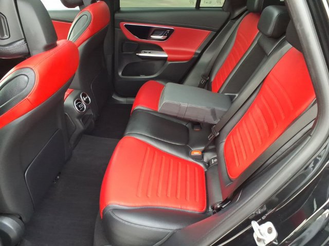 Used 2024 Mercedes-Benz GLC 43 AMG 4MATIC image 18