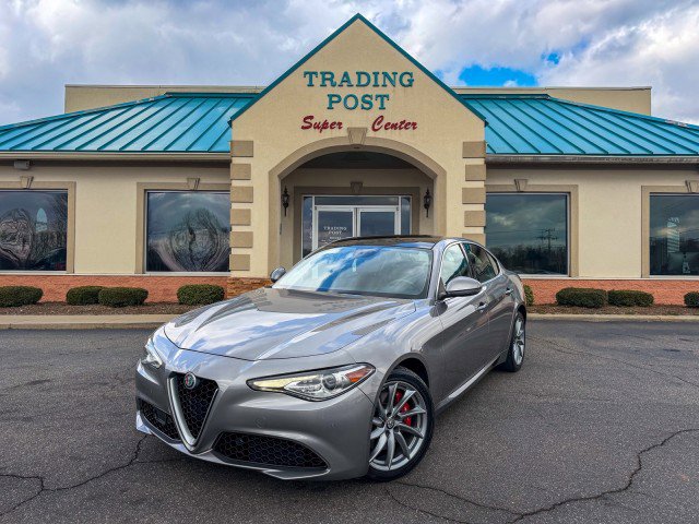 Used 2017 Alfa Romeo Giulia Sprint w/ Cold Weather Package image 16