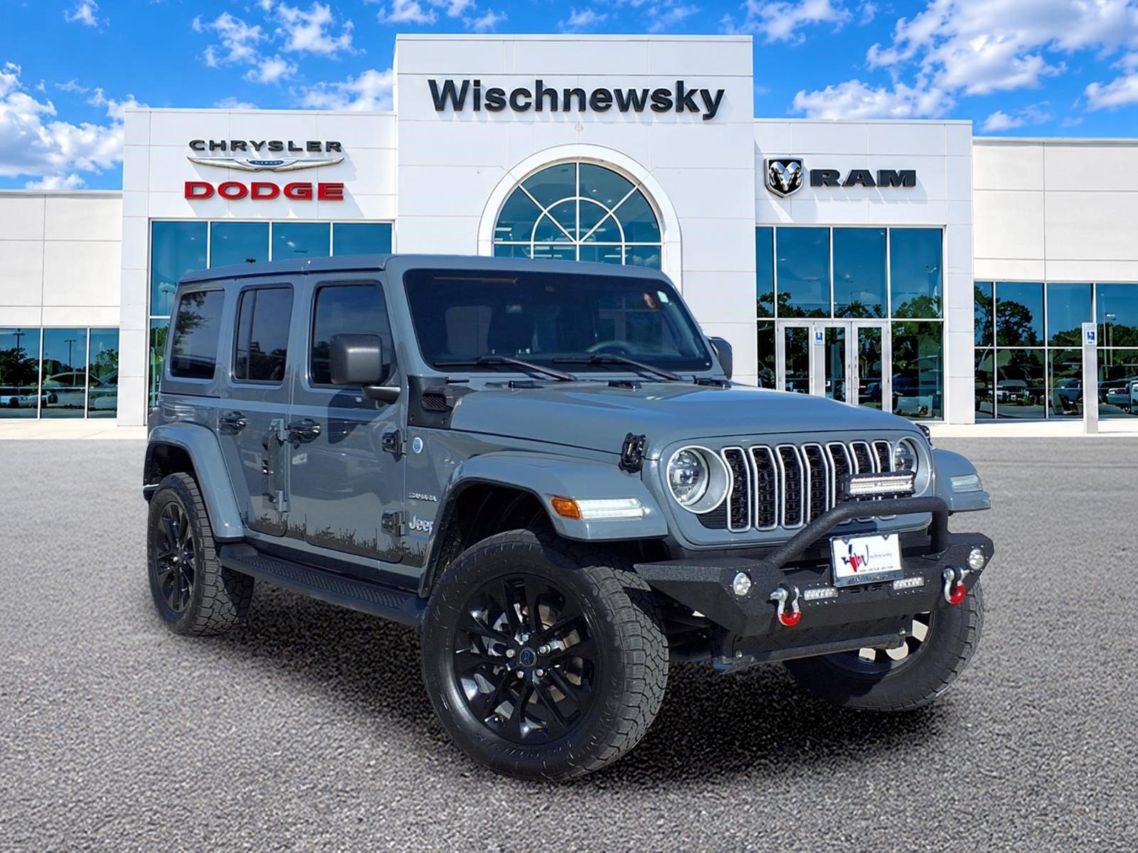 Used 2024 Jeep Wrangler Unlimited Sahara AWD/4WD image 1