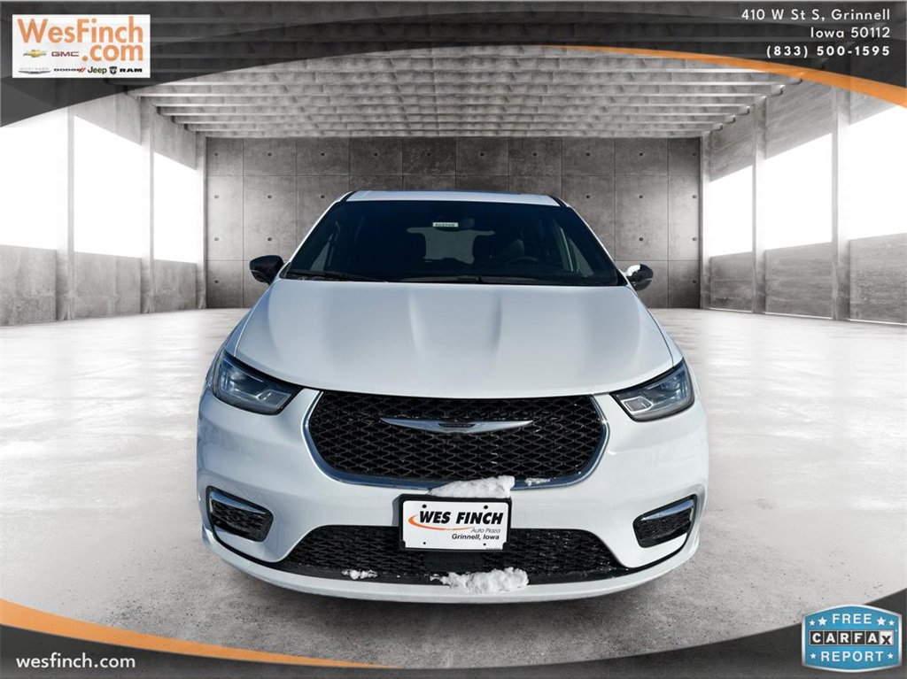 New 2025 Chrysler Pacifica Select image 2