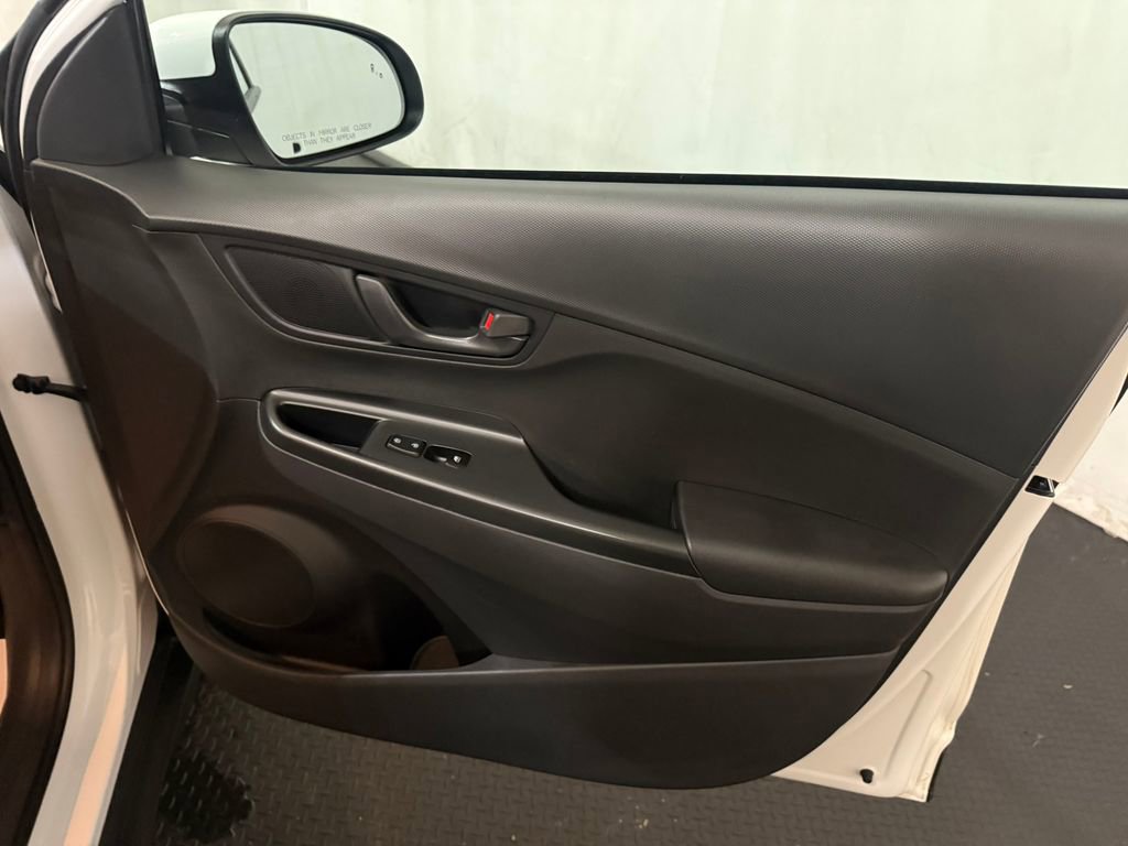Used 2023 Hyundai Kona SEL w/ Cargo Package image 32