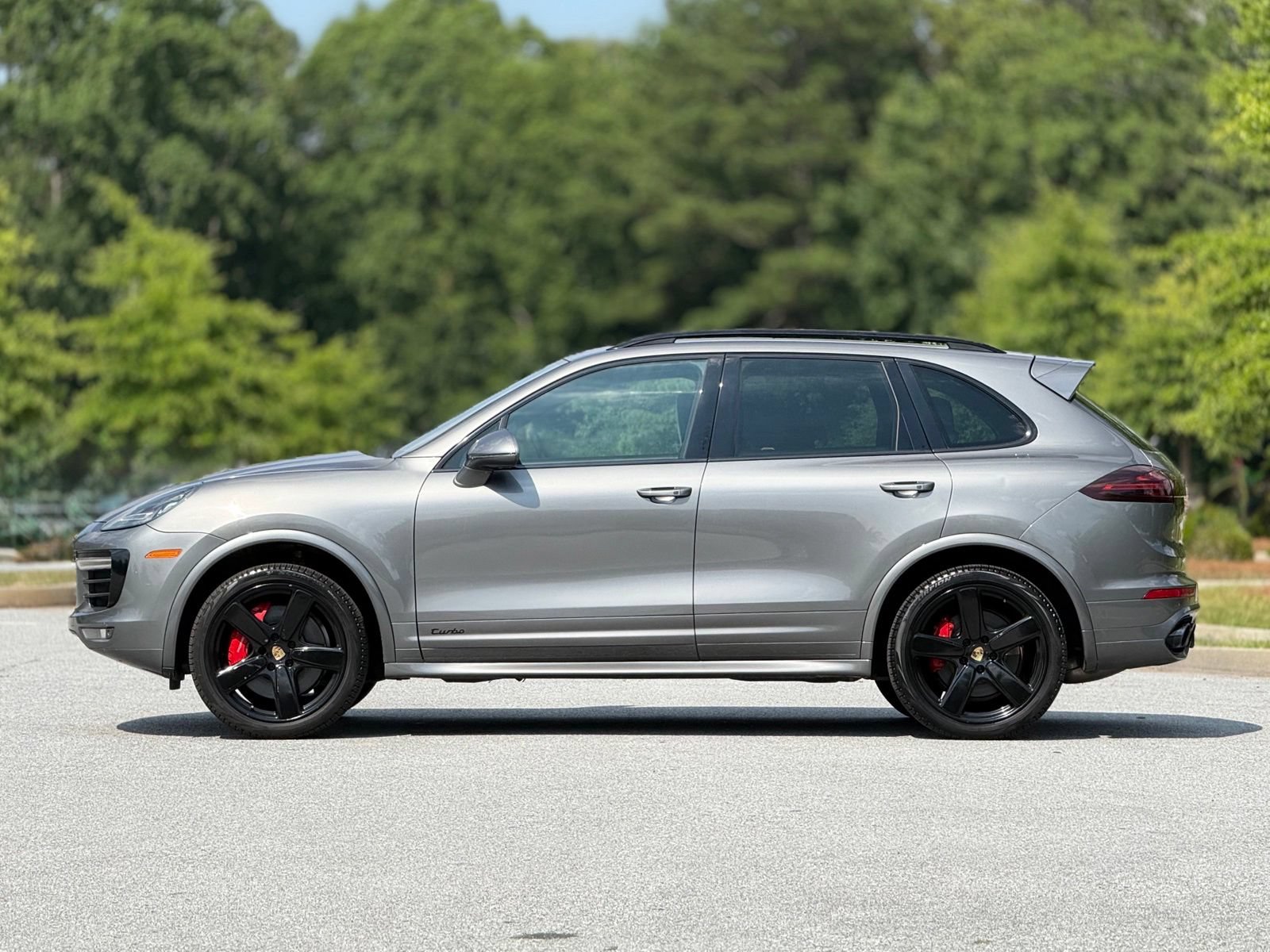 Used 2016 Porsche Cayenne Turbo AWD/4WD image 9