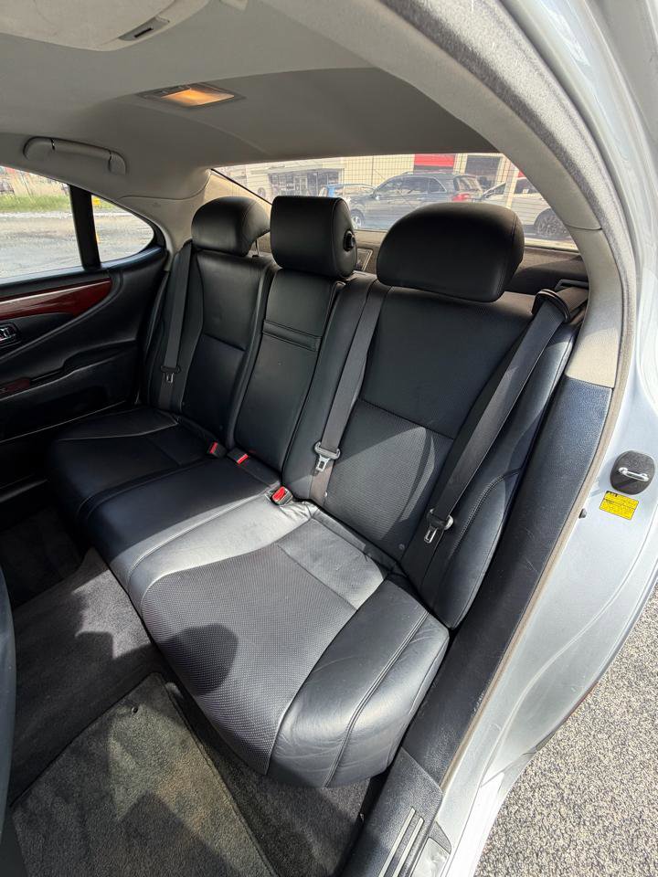 Used 2007 Lexus LS 460 Luxury Sedan image 14