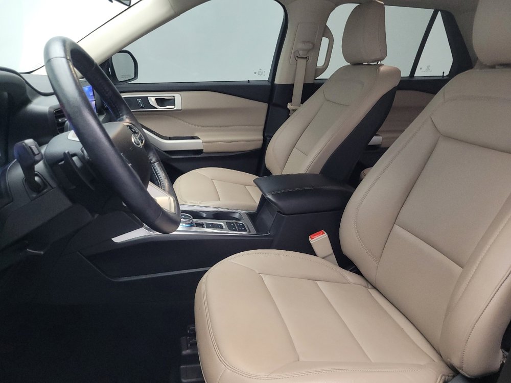 Used 2020 Ford Explorer XLT w/ Equipment Group 202A image 17