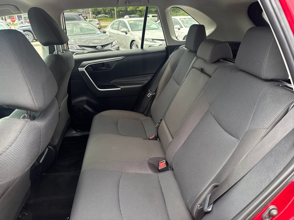 Used 2024 Toyota RAV4 LE AWD/4WD image 33