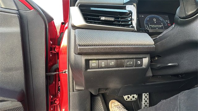 Used 2025 Toyota Camry SE image 15